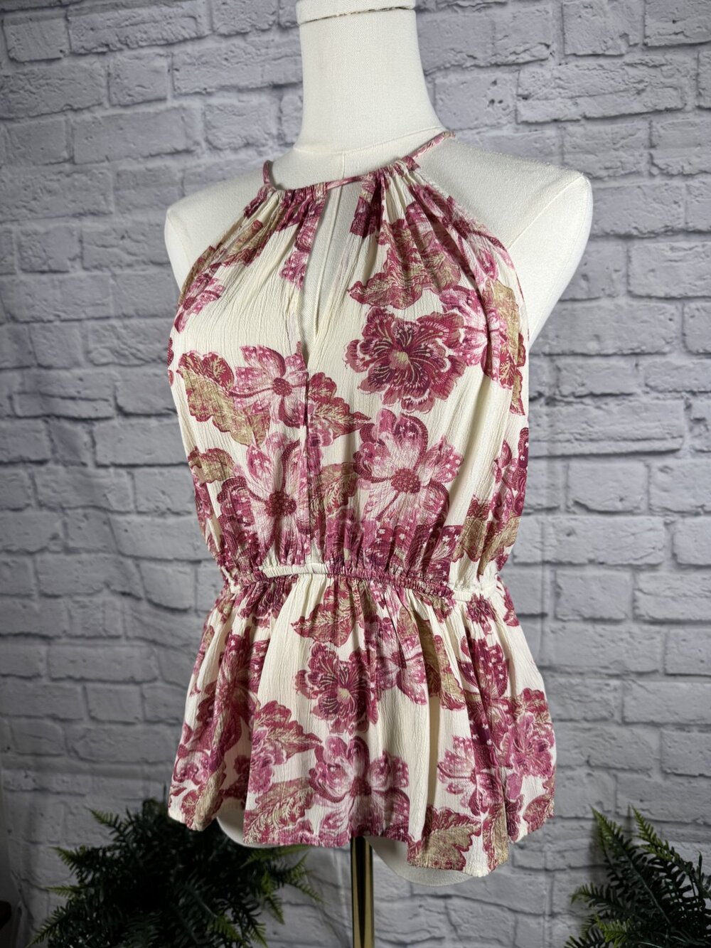 Old Navy Cream Pink Floral Halter Peplum Top M Keyhole Tie Neck Crinkle Boho